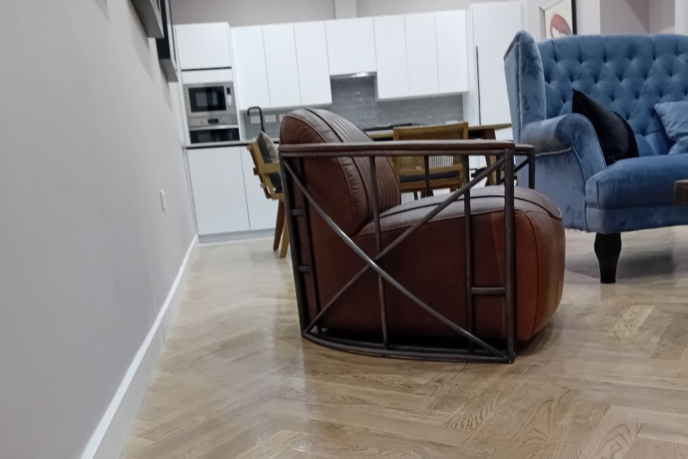 Stunning 1 Bed with high ceilings